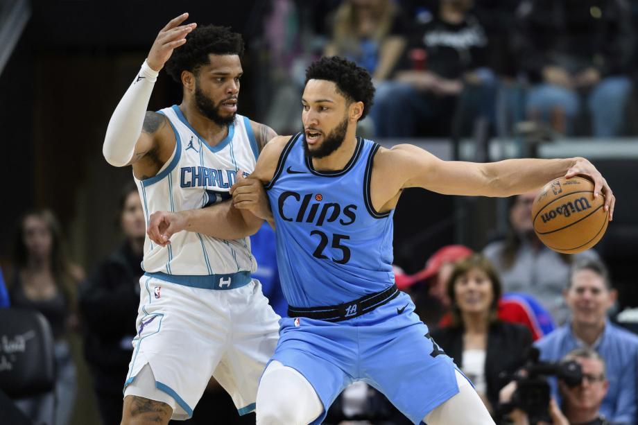 NBA：哈登31分10篮板7助攻 黄蜂88-123快船