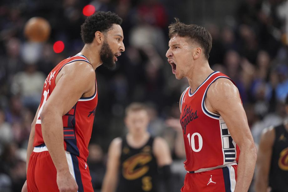 NBA常规赛：快船132-119骑士 莱昂纳德33+7