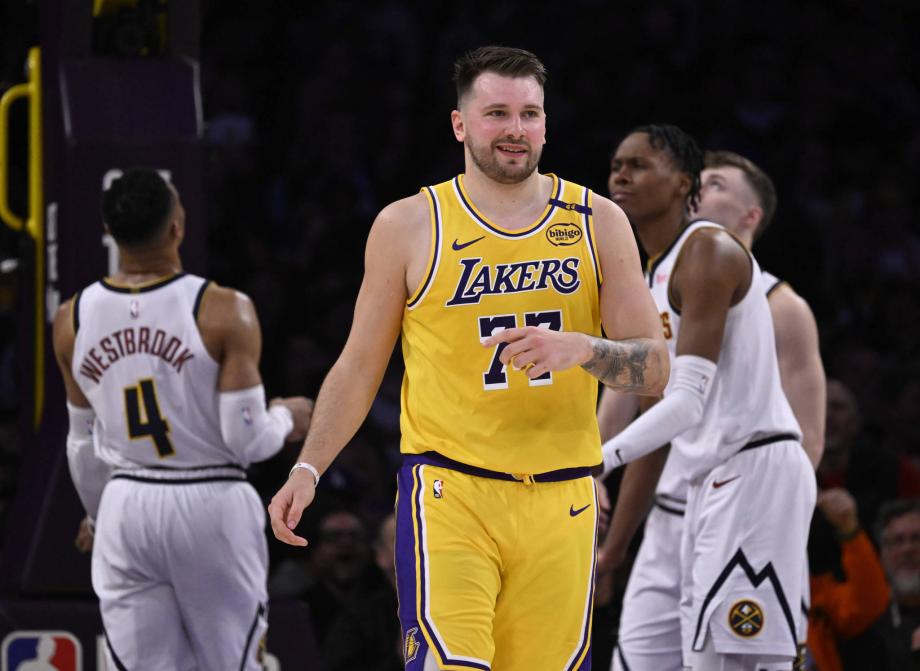 东契奇31+9戈登26+11 湖人轻取掘金获3连胜