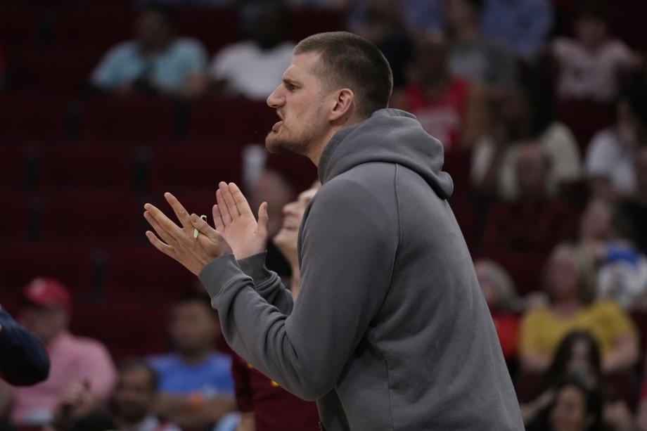 穆雷39+7杰伦·格林30分 掘金险胜终结火箭9连胜