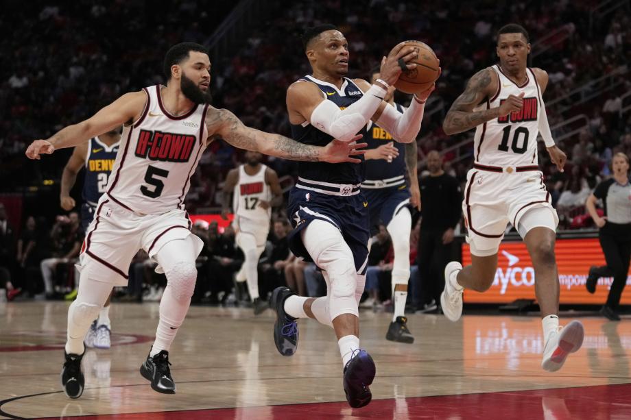 穆雷39+7杰伦·格林30分 掘金险胜终结火箭9连胜