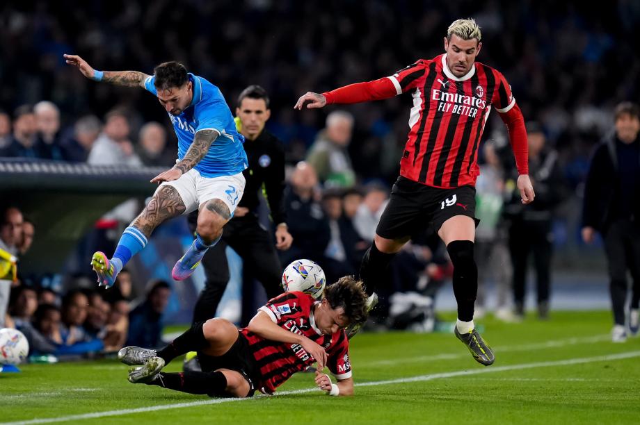 那不勒斯2-1AC米兰 希门尼斯失点约维奇破门