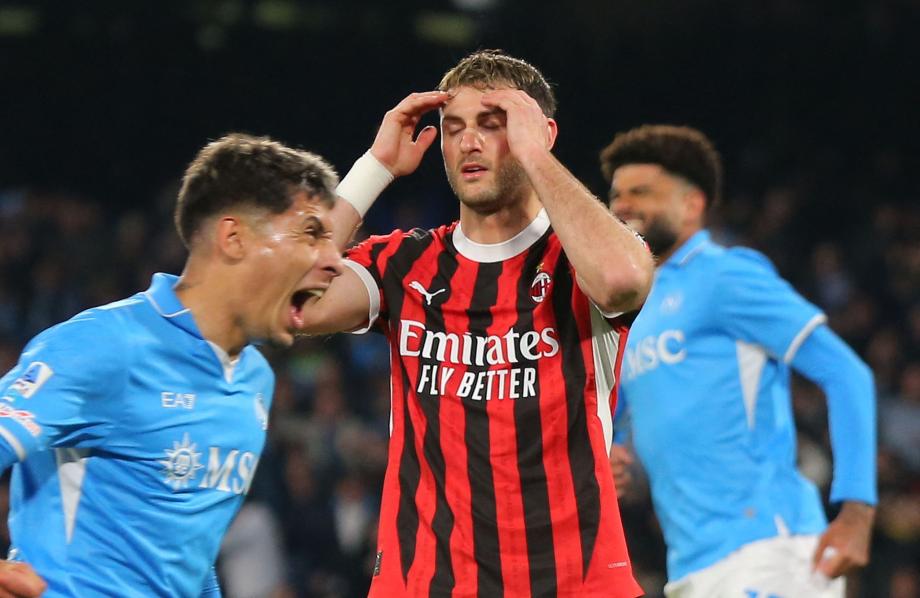 那不勒斯2-1AC米兰 希门尼斯失点约维奇破门