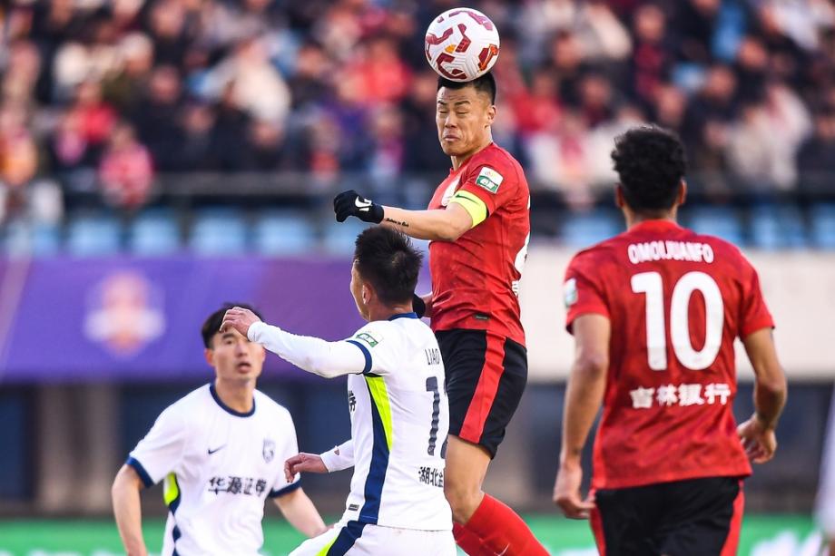 中超-谭龙破门帕拉西奥斯建功 长春亚泰1-1武汉三镇