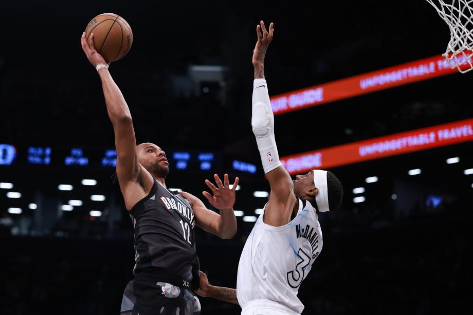 爱德华兹28+5戈贝尔21+18 森林狼轻取篮网