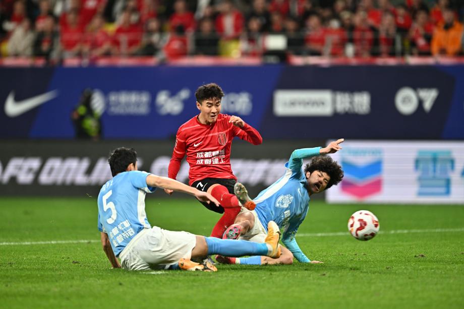 韦世豪助攻胡荷韬进球 成都蓉城赢大连英博