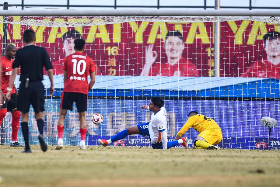 李源一两送助攻克雷桑进球 山东客场胜长春