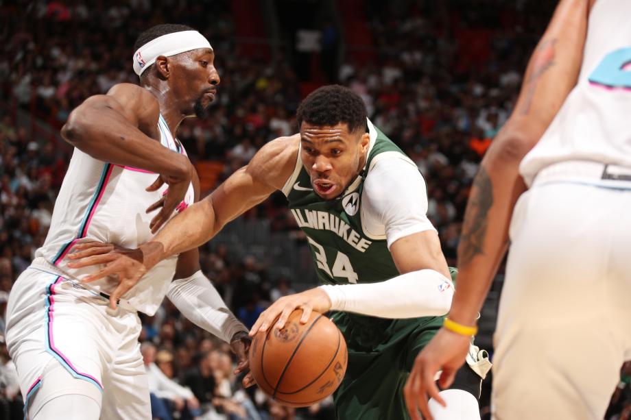 字母哥36+15+10大三双 雄鹿加时险胜热火三连胜