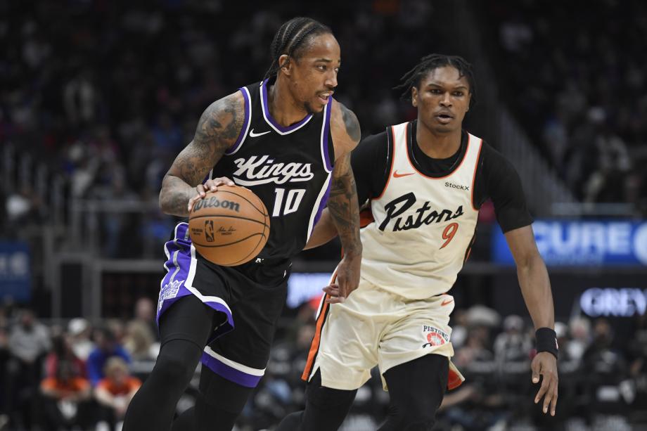 拉文狂轰43分德罗赞37分 国王客场掀翻活塞