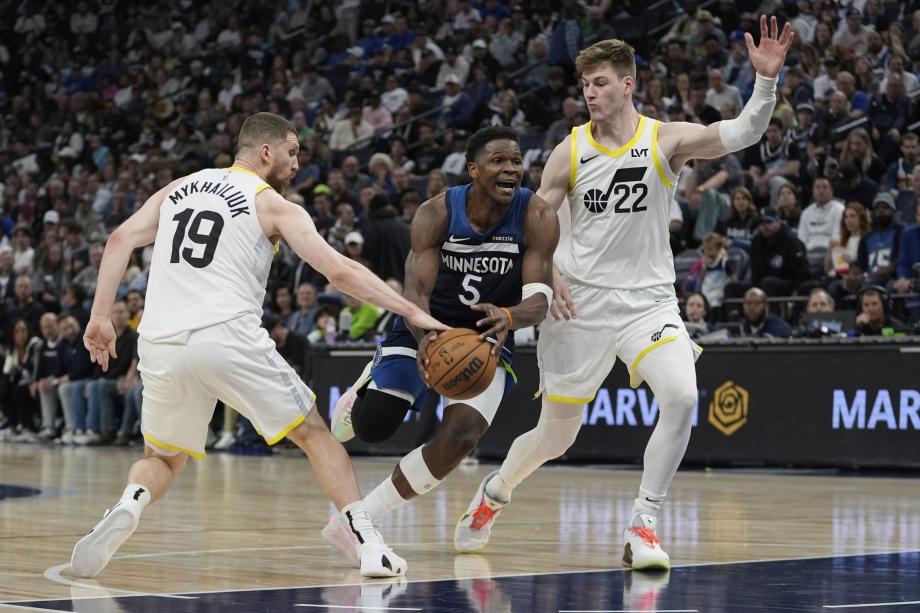 爱德华兹43分 森林狼胜爵士西部第六