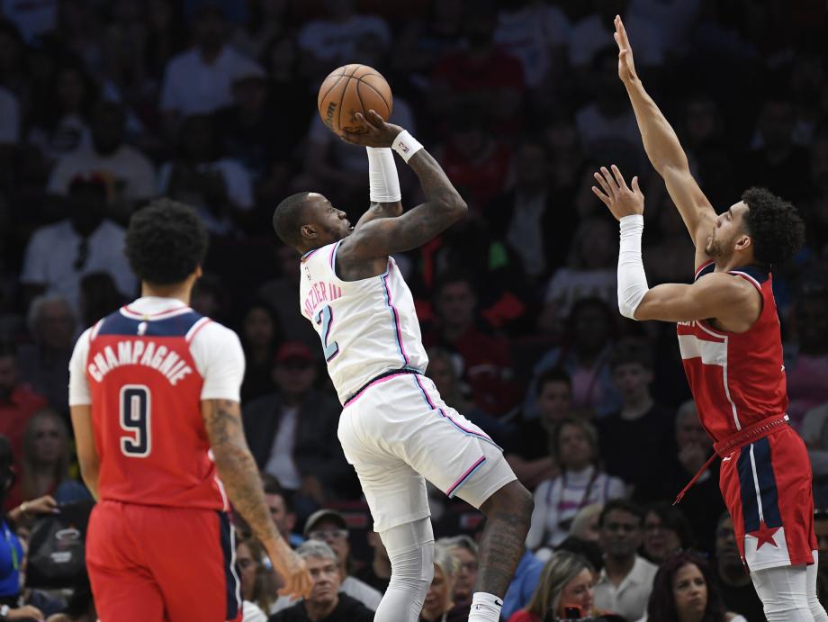 卡林顿压哨绝杀 奇才客场险胜热火