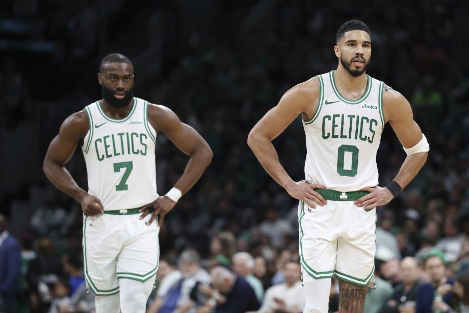 怀特30分班凯罗空砍36+11 绿军轻取魔术