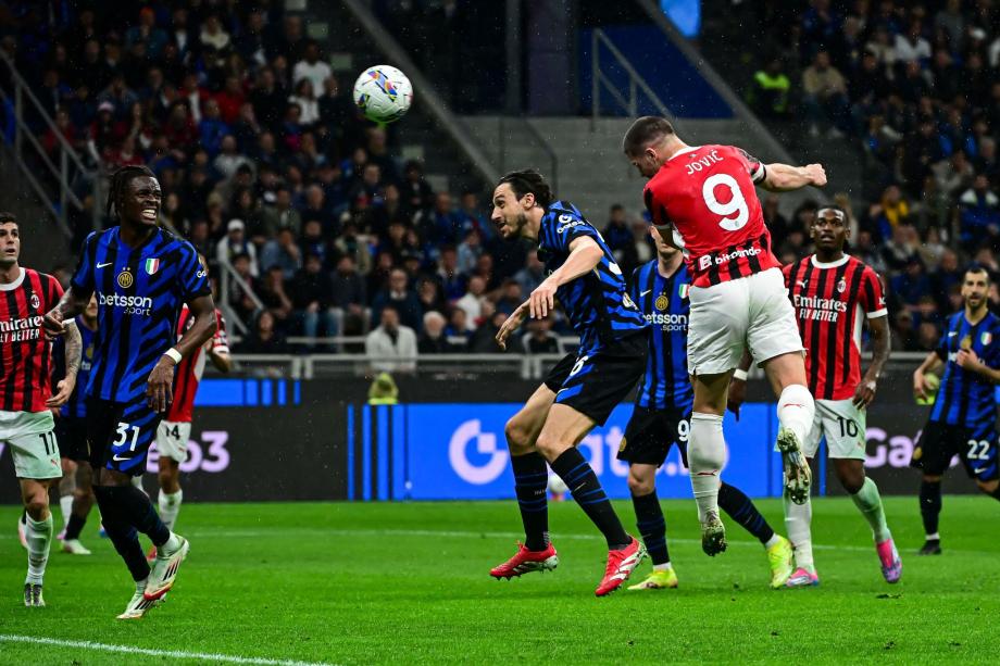 约维奇双响 AC米兰3-0国米总分4-1进决赛