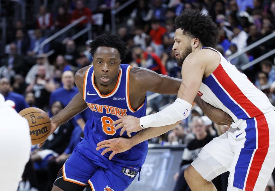 布伦森32+11 尼克斯险胜活塞取赛点