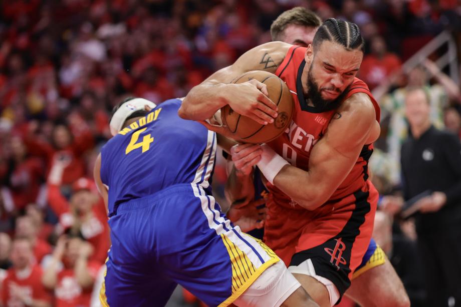 范弗里特26分库里13+7 火箭击败勇士总分2-3