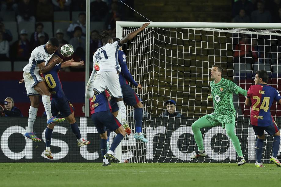 邓弗里斯2射1传亚马尔费兰破门 巴萨3-3国米