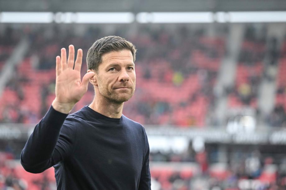 勒沃库森2-2平送拜仁提前夺冠 凯恩迎生涯首冠