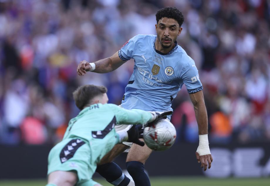 马尔穆什失点 水晶宫1-0曼城队史首夺足总杯