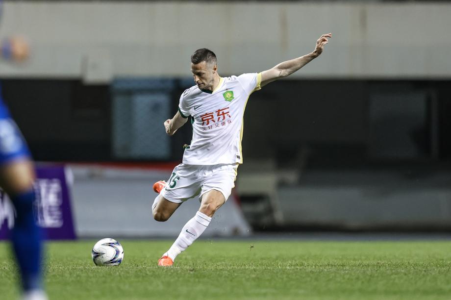 张稀哲任意球世界波 北京国安5-0大胜晋级