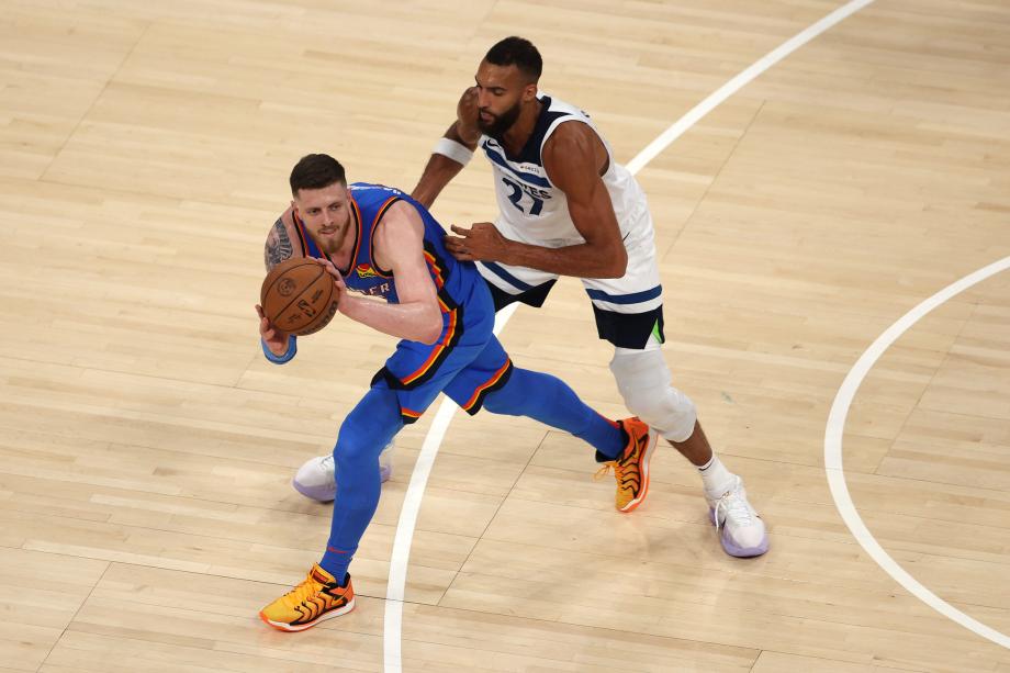 亚历山大38分爱德华兹32+9 雷霆再胜森林狼