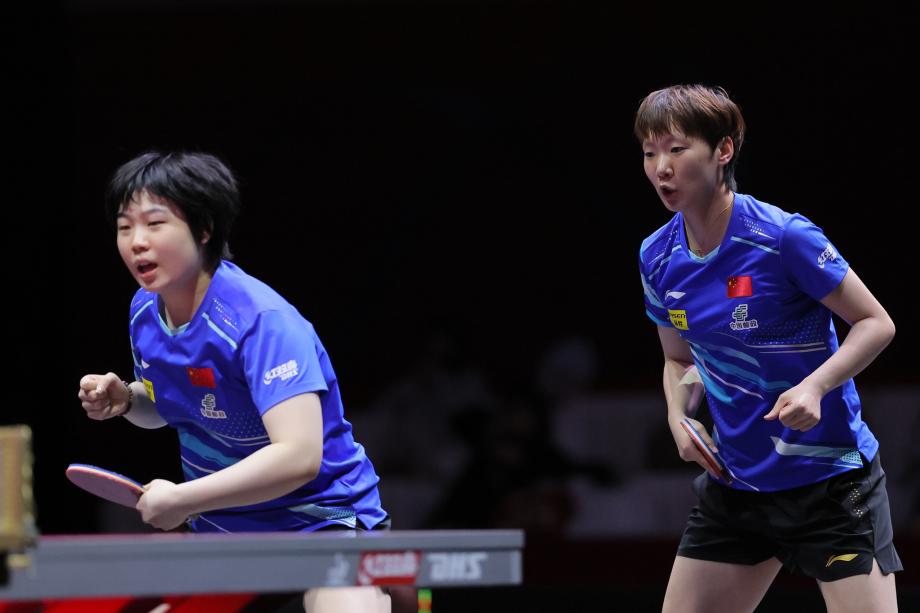 [图]王曼昱/蒯曼3-0取胜 晋级世乒赛女双决赛