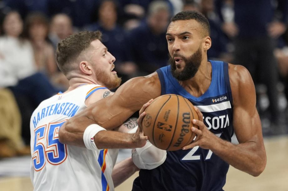 爱德华兹30+9+6 森林狼大胜雷霆总比分1-2