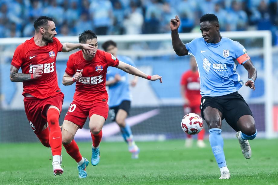 马莱莱助攻朱鹏宇破门 大连英博击败梅州客家
