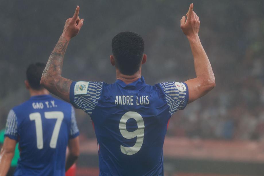 路易斯帽子戏法 申花3-2力克海港进足协杯8强