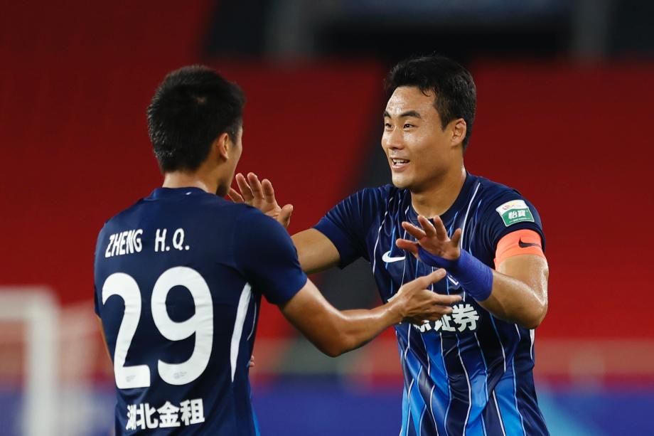 韦世豪点射图多列破门 成都蓉城2-2武汉三镇