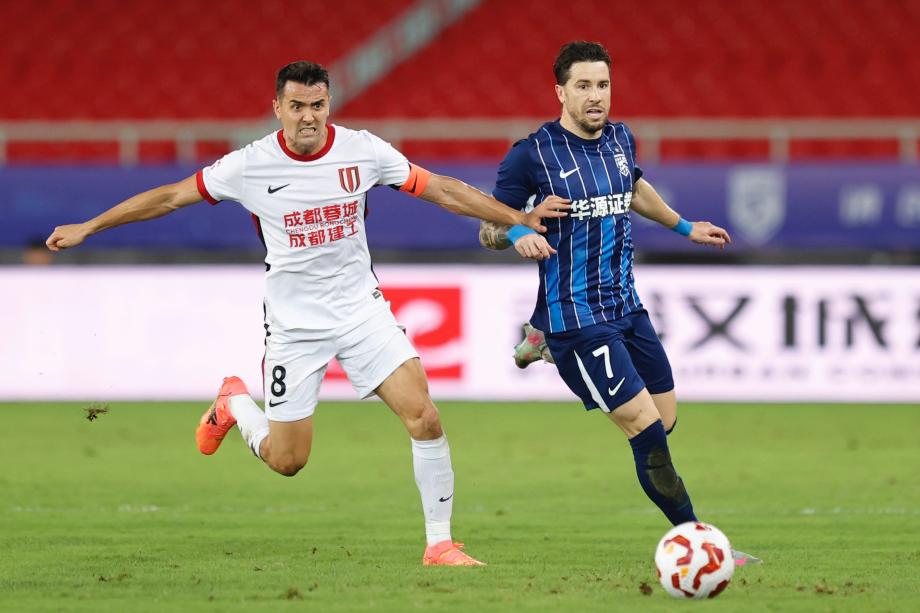 韦世豪点射图多列破门 成都蓉城2-2武汉三镇