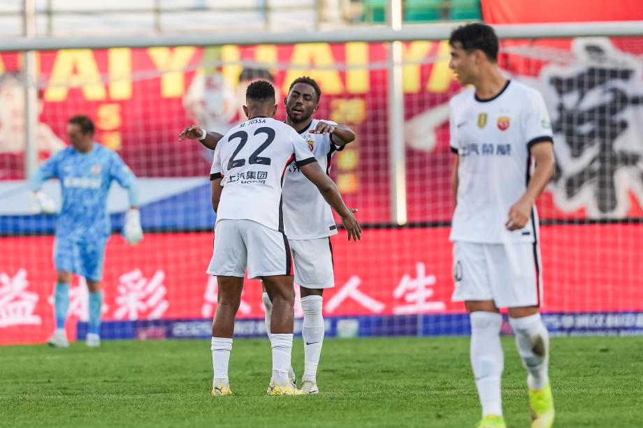 蒯纪闻两助攻 上海海港客场战胜长春亚泰