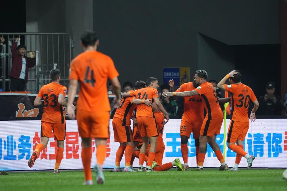 三将破门 云南玉昆主场战胜深圳新鹏城