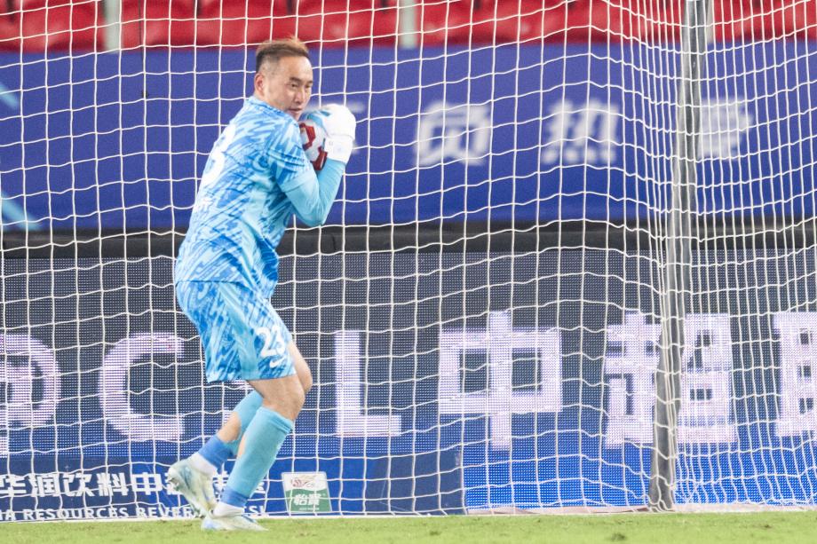 进球机会把握不住 武汉三镇主场平长春亚泰