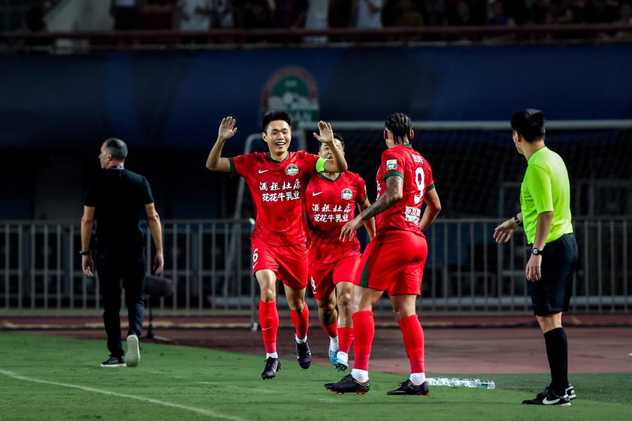 阿奇姆彭梅开二度 河南主场大胜深圳新鹏城