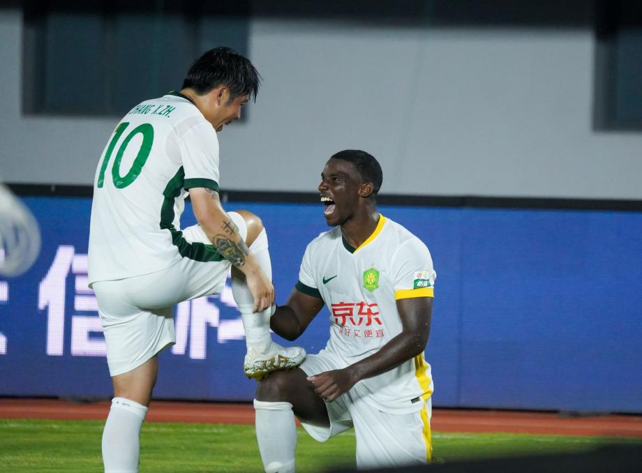 法比奥两球林良铭建功 北京国安3-1青岛西海岸