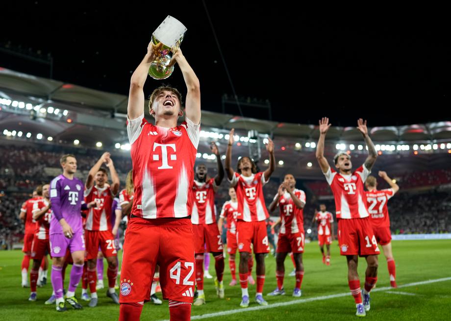 凯恩破门 拜仁2-1斯图加特问鼎德超杯