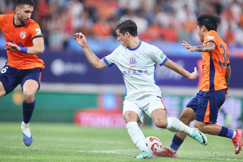 于汉超刘诚宇破门 上海申花2-0险胜青岛海牛