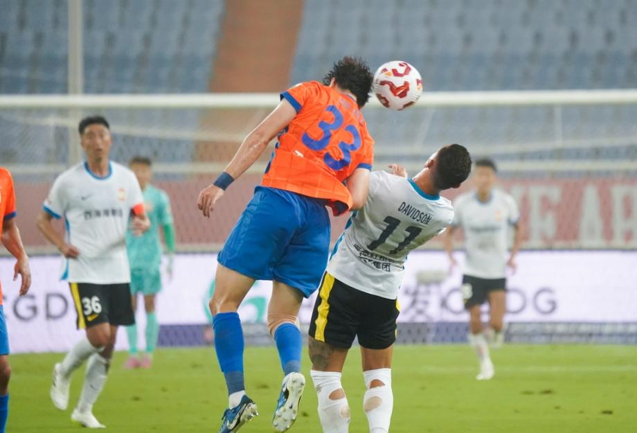 克雷桑双响卡扎伊什维利建功 泰山3-2西海岸