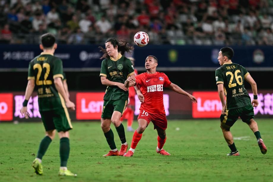 王钰栋送点弗兰克3分钟双响 浙江队2-2梅州客家