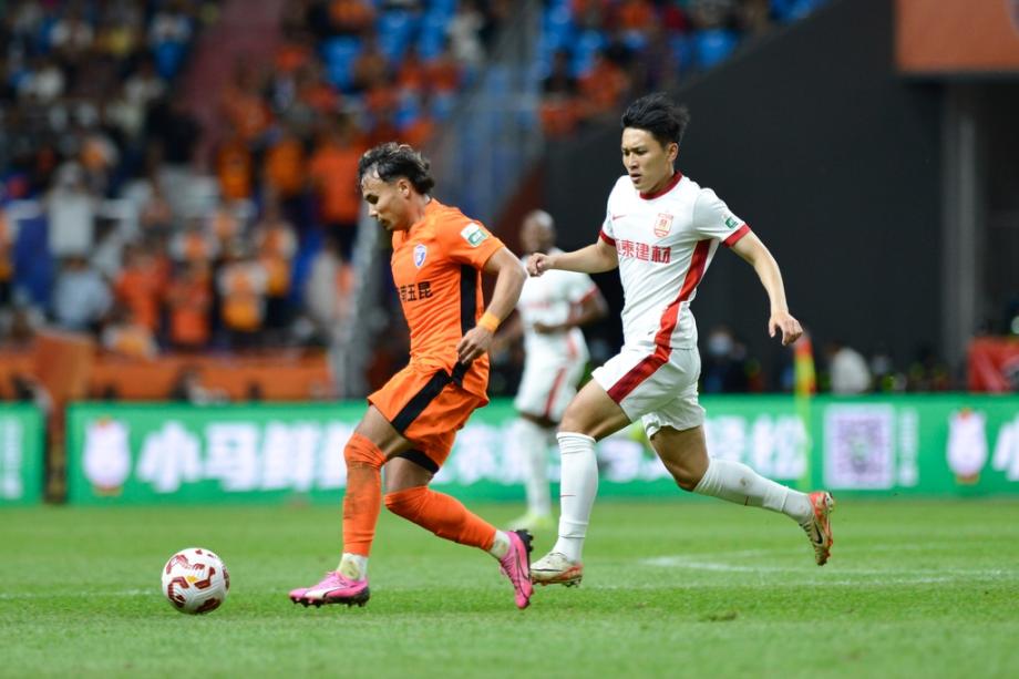 张华晨破门奥斯卡点射 长春亚泰1-1云南玉昆