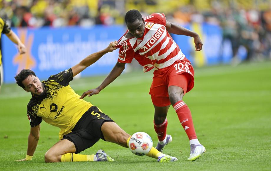 德甲-吉拉西梅开二度 多特蒙德3-0柏林联合取首胜