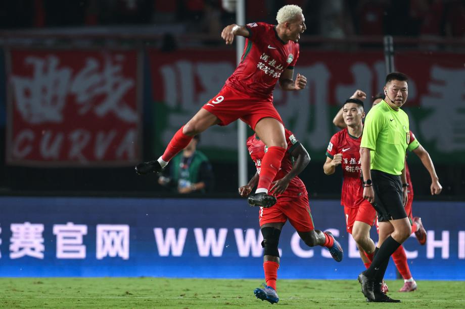 钟义浩进球卡多索破门 河南完胜北京国安