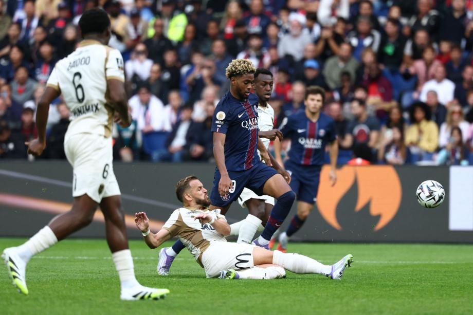 法甲-巴尔科拉双响 巴黎2-0朗斯四连胜