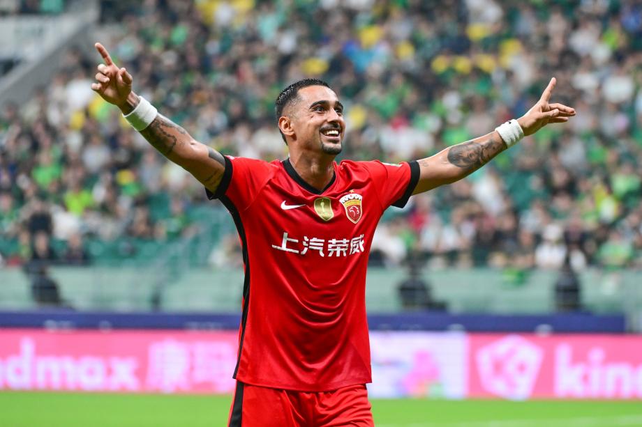 中超-莱昂纳多帽子戏法 上海海港3-2北京国安