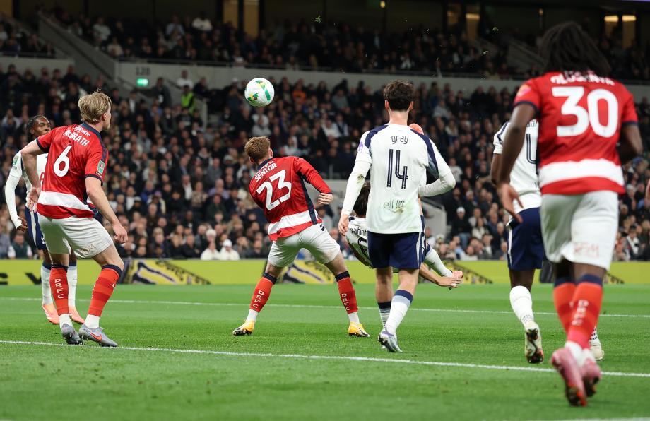 联赛杯-帕利尼亚倒钩破门 热刺3-0淘汰唐卡斯特