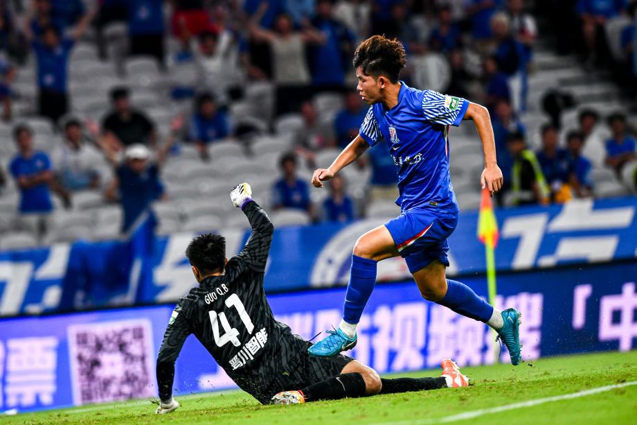 吴曦梅开二度 上海申花主场大胜梅州客家