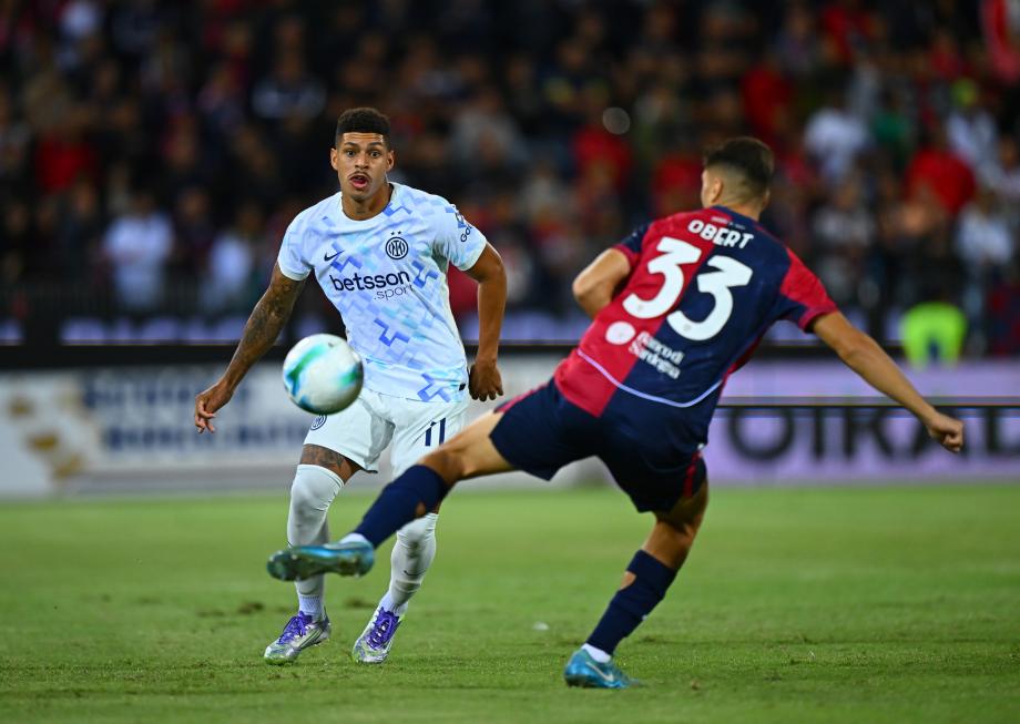 劳塔罗闪击埃斯波西托破门 国米2-0卡利亚里