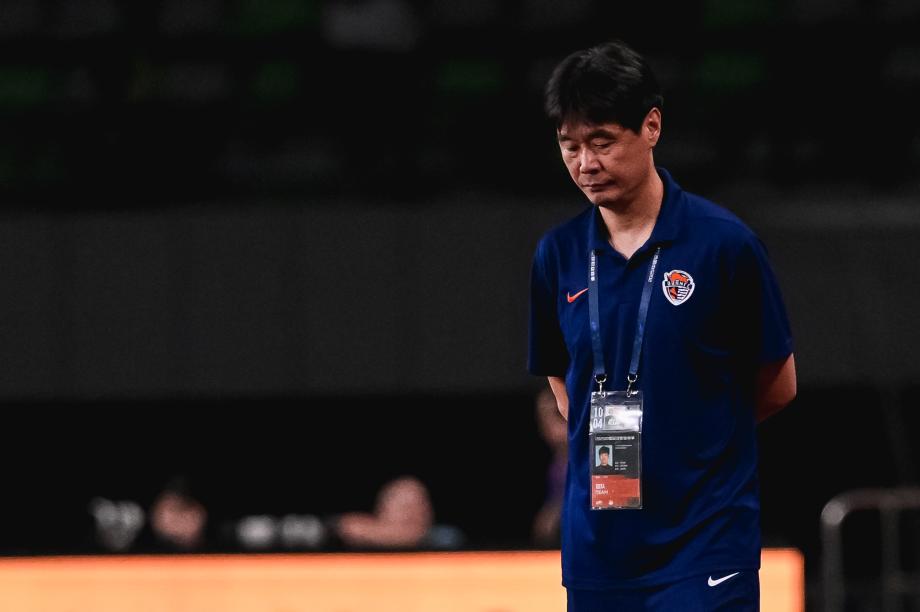 后卫解围失误送大礼 梅州客家击败青岛海牛