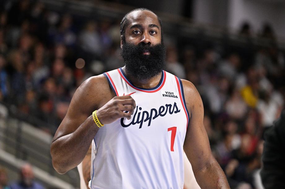 季前赛-奥拉迪波24分 广州下半场崩盘47分不敌快船