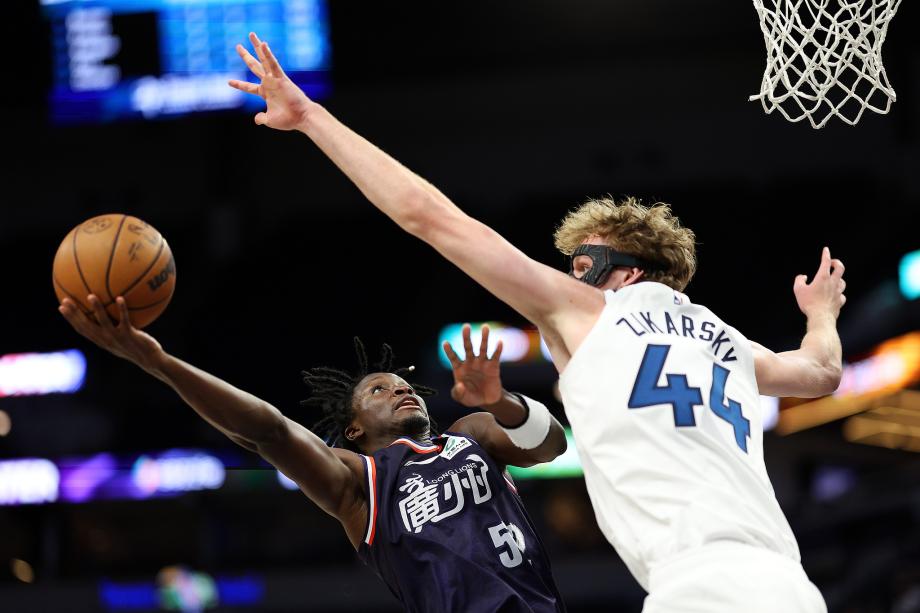 季前赛-奥拉迪波14分 森林狼60分大胜广州龙狮